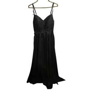 Black Long Formal/Prom Dress - Size Medium NWT